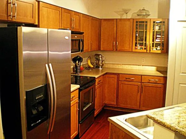 2840 SW Raymond St #309, Seattle, WA 98126