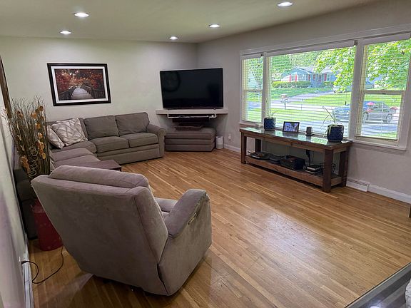 5th image of 1243 Dogwood Dr