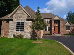 22100 Orchard Pl, Beverly Hills, MI