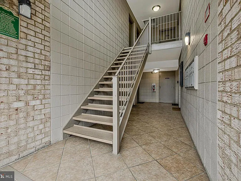 6302 Hil Mar Dr #6-2 — Photo 5