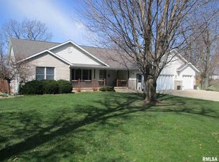 1713 Ridgewood Dr, Morrison, IL 61270