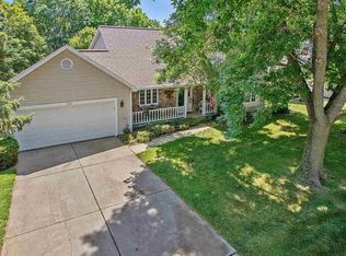810 Maryann Ln, Green Bay, WI 54313