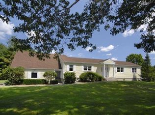 2 Beamon Meadow Pl, Old Saybrook, CT 06475