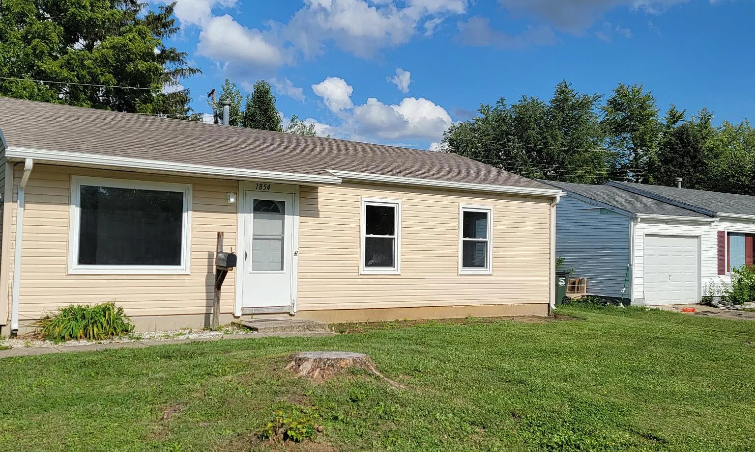 3 bed, 864 sqft, $1,295 — Photo 2