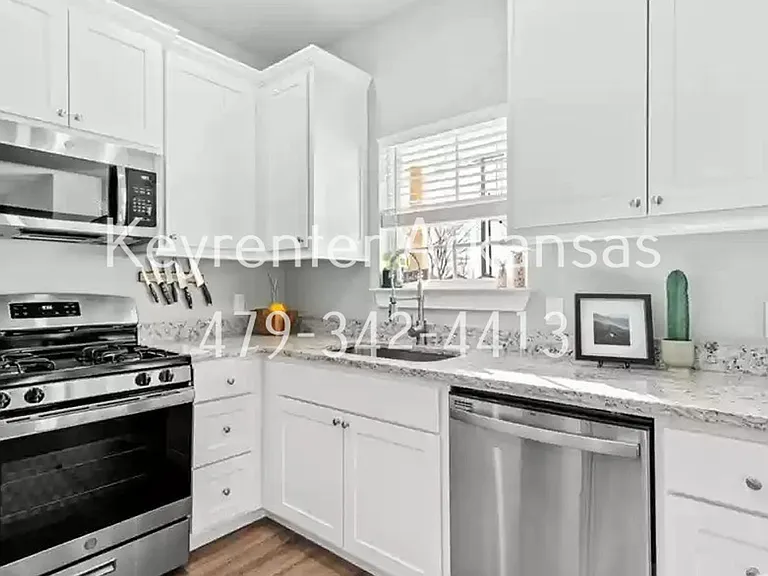 Come live in this brand new duplex in the heart of NWA — Photo 11
