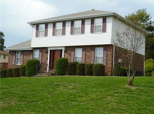 652 Ray Dr, Carnegie, PA