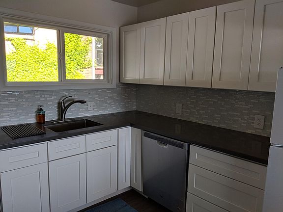 4th image of 1479 S Foothill Dr