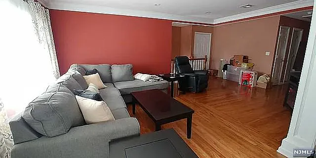 91 Kossuth St — Photo 3
