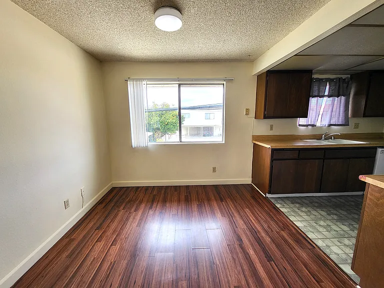 10669 Walnut St — Photo 7