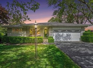 5364 Fern Ave, Grand Blanc, MI 48439