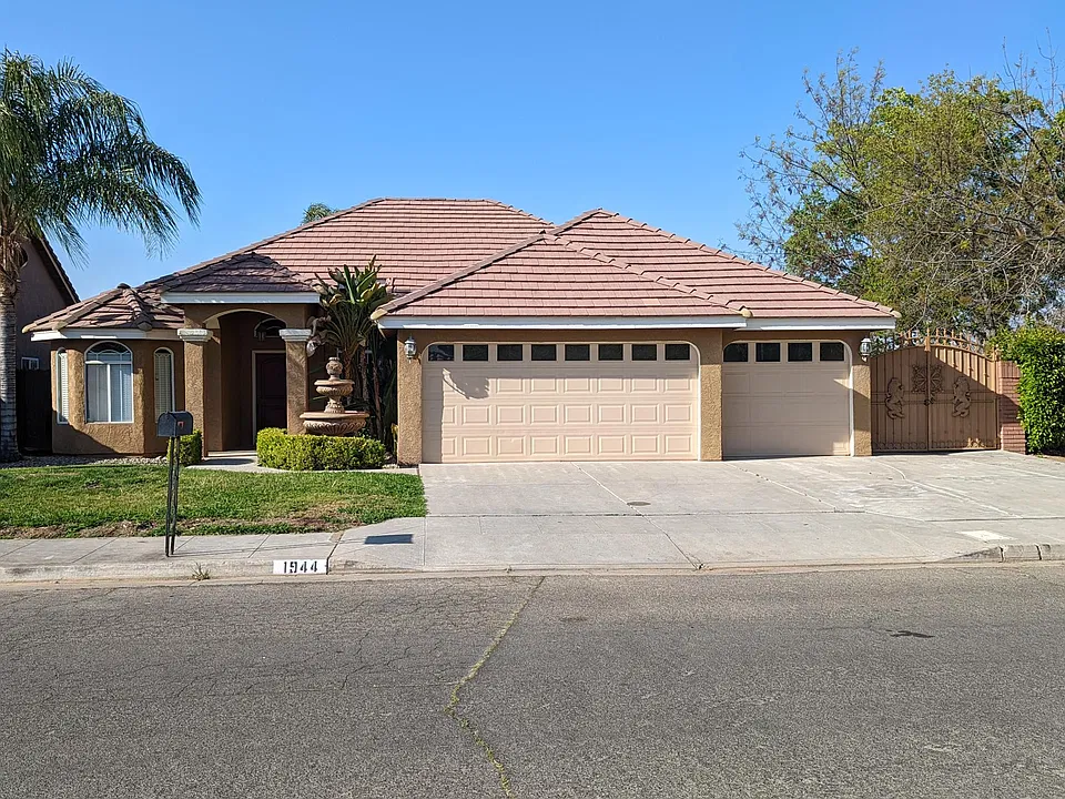 1944 E Utah Ave