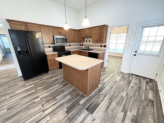 5th image of 1517 Lawson Dr