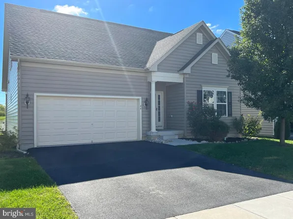 44 Tollerton Trl, Falling Waters, WV 25419