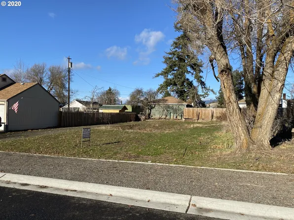 215 W Collins St, Goldendale, WA 98620