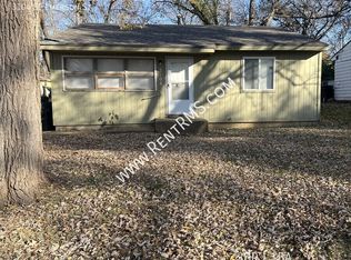 3104 SE Emerson St, Topeka, KS 66605