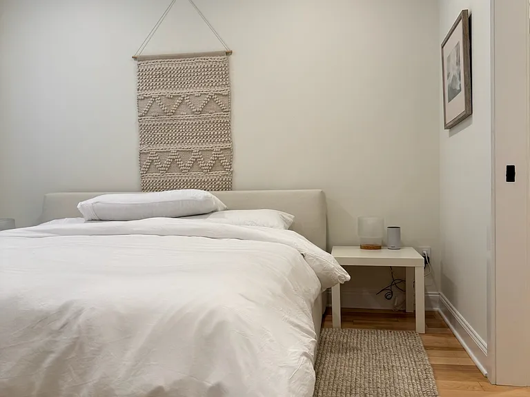 40 College St #207 — Photo 39