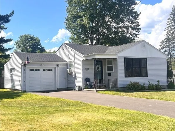 239 Connecticut Ave, Jamestown, NY 14701