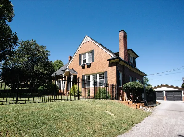 569 Rutherford Rd, Marion, NC 28752
