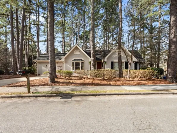 101 Beechwood Dr, Carrboro, NC 27510