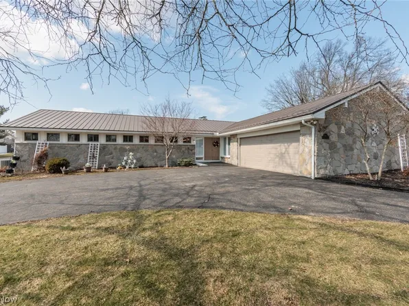 1066 Burkwood Rd, Mansfield, OH 44907