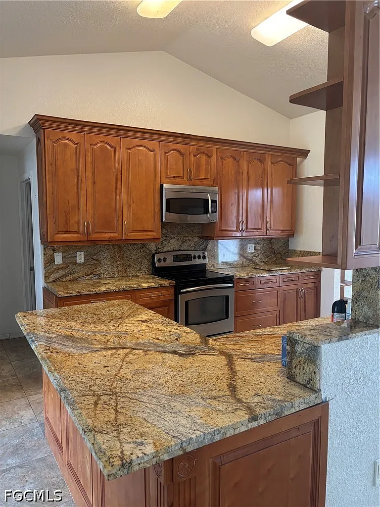4 bed, 2.0 bath, 2143 sqft, $2,300 — Photo 2