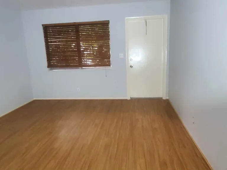 1429 Miami Rd #3 — Photo 7