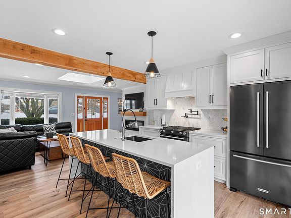 5th image of 136 Shadow Ridge Road