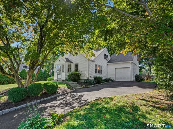 14 Koger Road, Trumbull, CT 06611