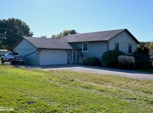 2348 242nd St, Donnellson, IA 52625
