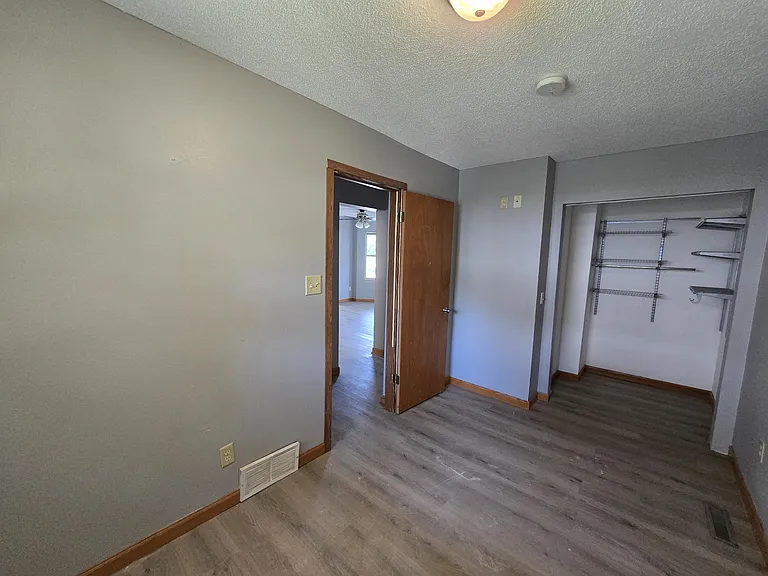 518 E 2nd St — Photo 35