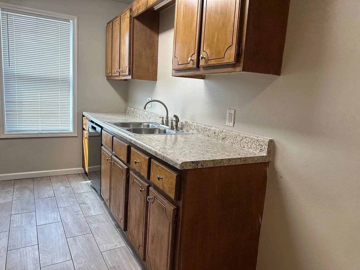3 bed, 1201 sqft, $1,450 — Photo 3