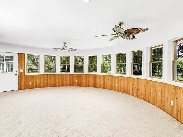 801 Corens Dr — Photo 16