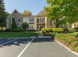 216 Valley Stream Ln, Wayne, PA 19087