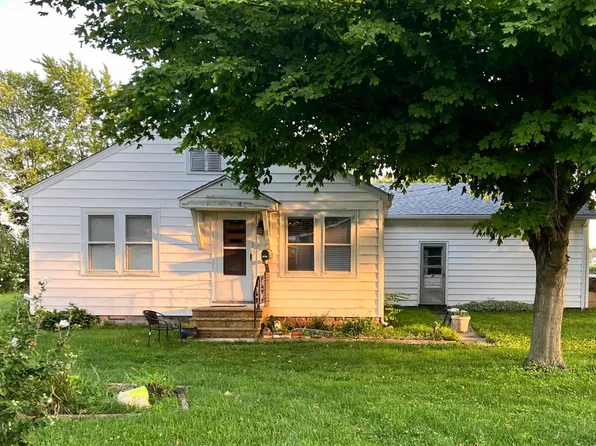 401 E Isaac St, New Berlin, IL 62670