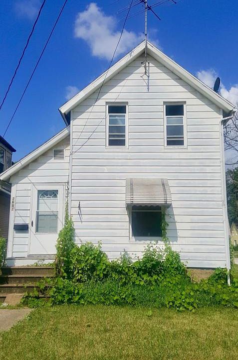 1st image of 2602 Caroline Ave