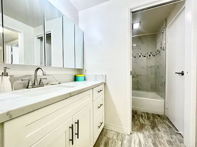 Occidental Towers Apartments — Photo 161