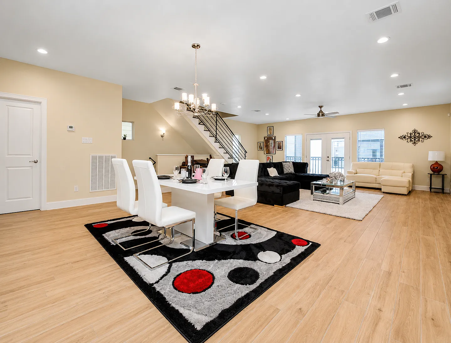3045 Clinton Drive — Photo 3