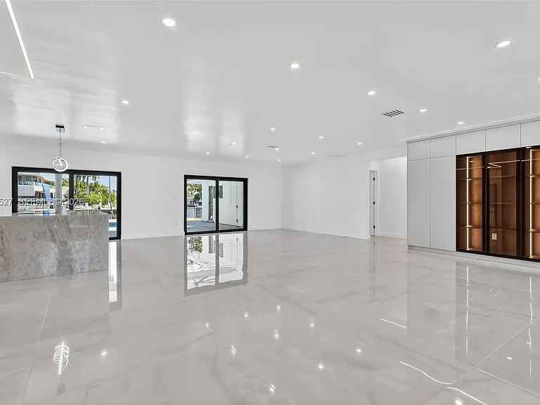 Alamanda Dr — Photo 13