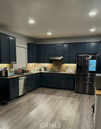 4 bed, 2.5 bath, 2541 sqft, $3,600 — Photo 2