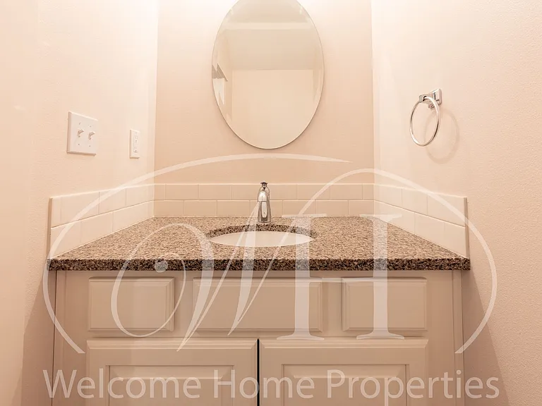 22 NE Hadley Way — Photo 13