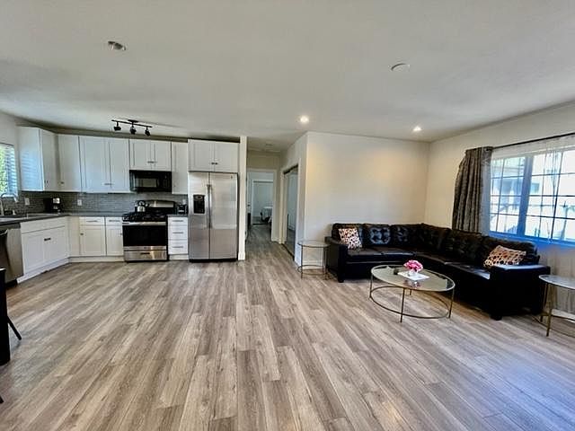 1st image of 5517 Romaine St #2