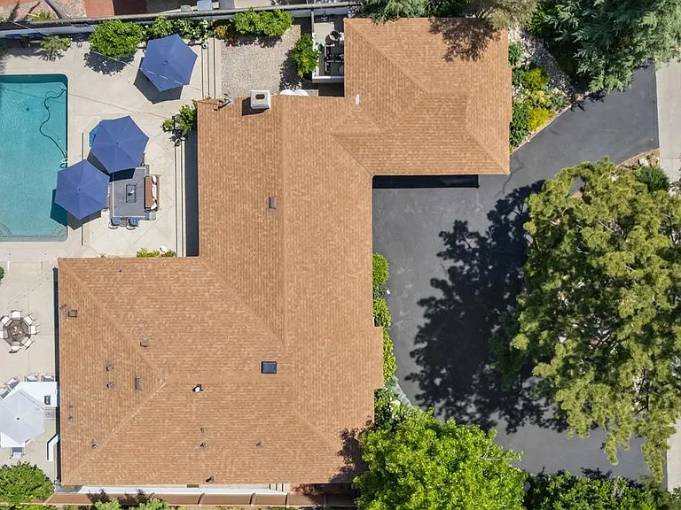 2030 N Altadena Dr — Photo 57