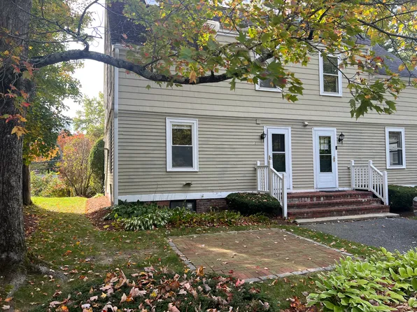 (undisclosed Address), Weston, MA 02493
