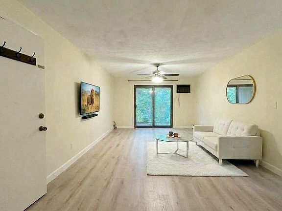 3rd image of 12 Strawberry Bank Rd APT 11
