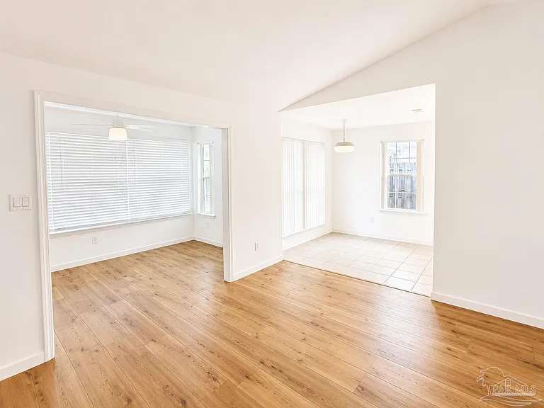 315 Mirabelle Dr — Photo 6