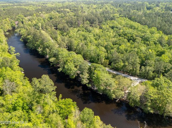 1379 River Bend Drive, Burgaw, NC 28425