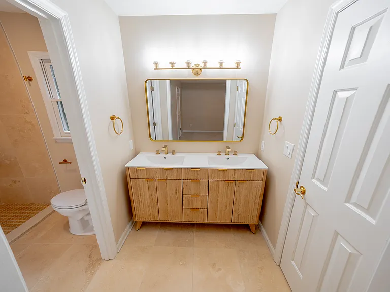 800 Stephanie Pl — Photo 8