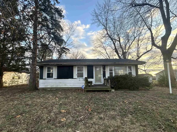 52 Huston St, Galesburg, IL 61401