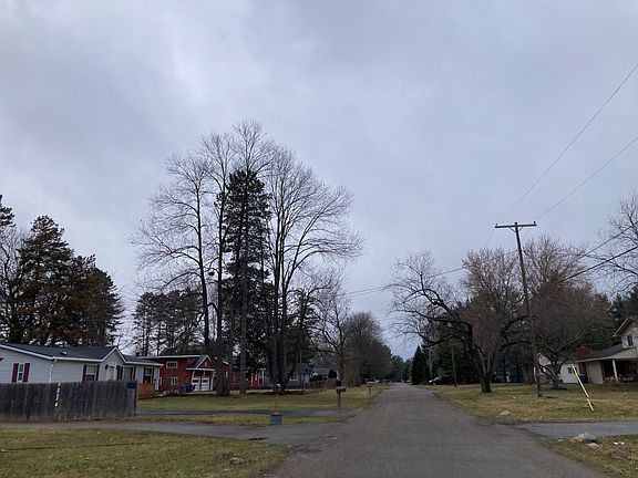 3rd image of 7055 Banks St