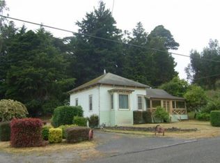 4211 Loop Rd, Fortuna, CA 95540